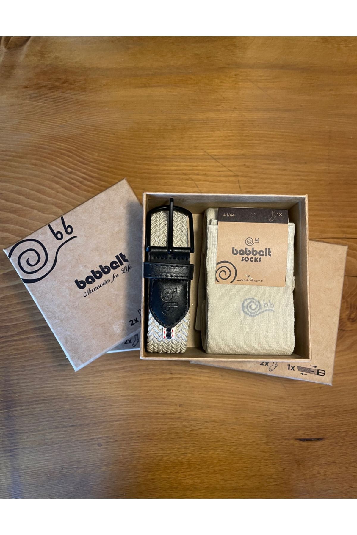 Bunter Geschenkbox-Gürtel und Socken