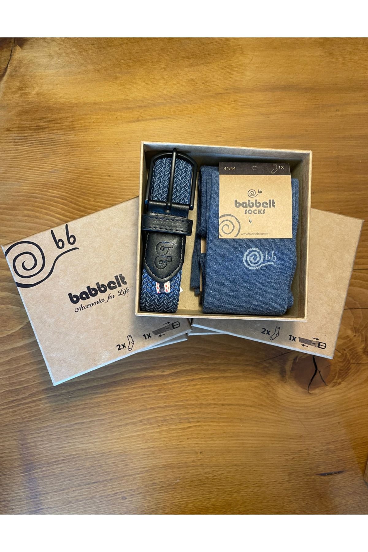 Bunter Geschenkbox-Gürtel und Socken