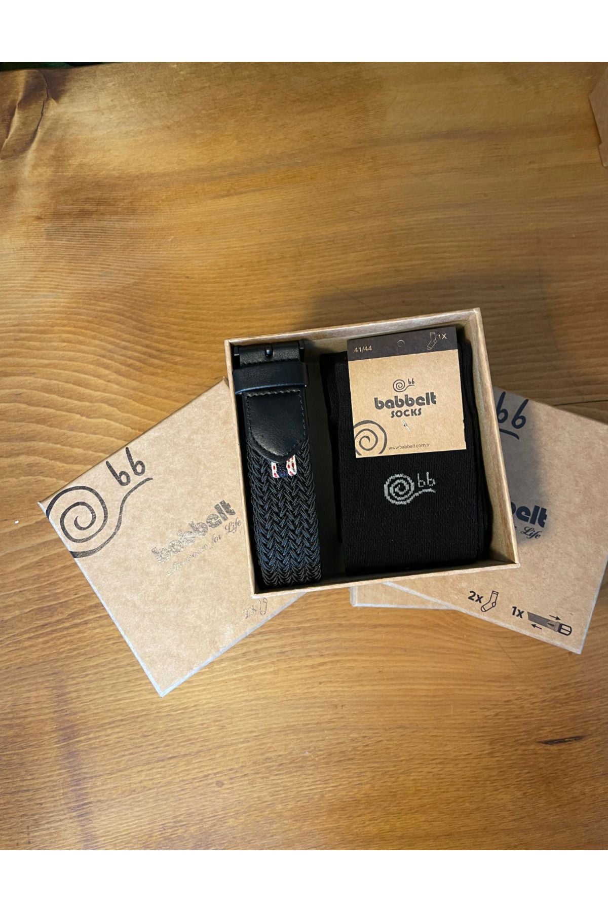 Bunter Geschenkbox-Gürtel und Socken