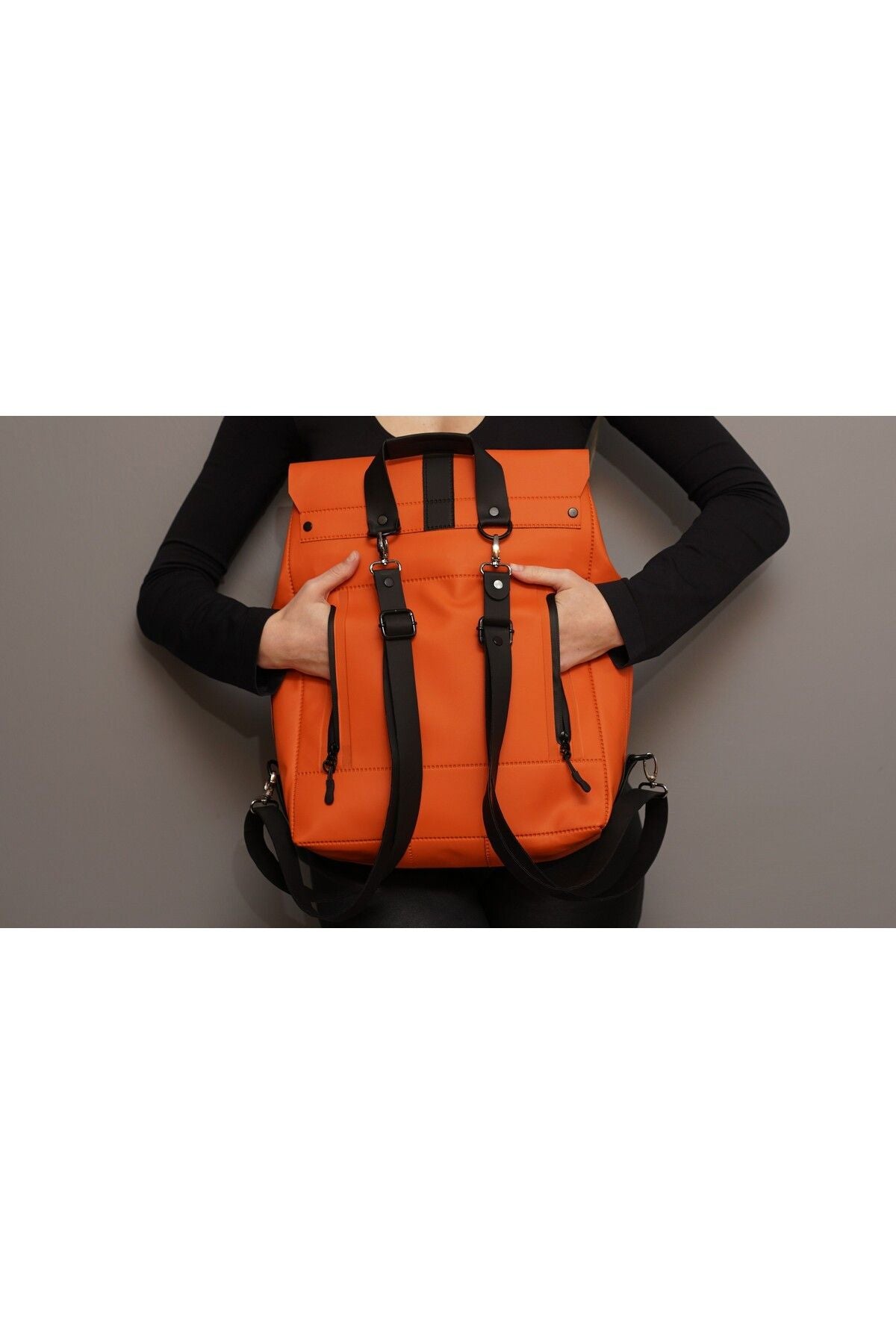Orange Rucksack Hyäne