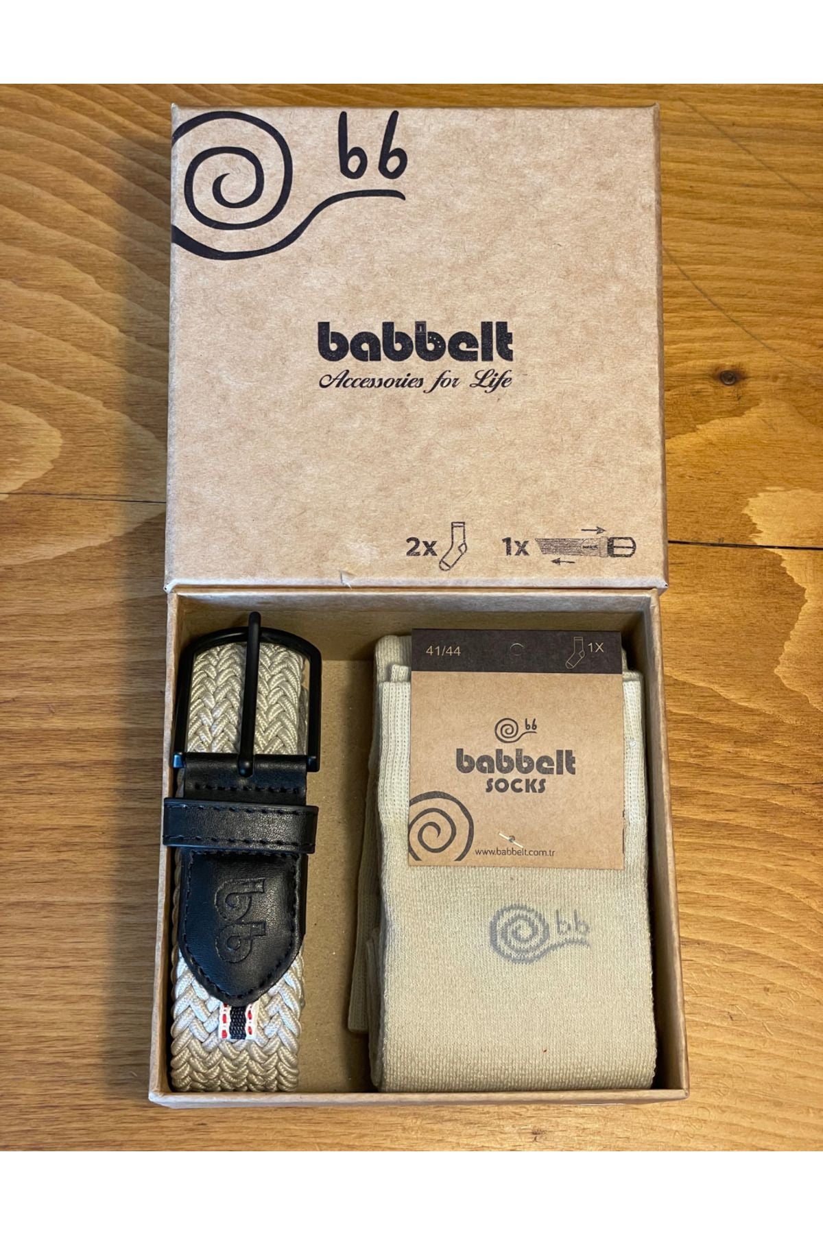Bunter Geschenkbox-Gürtel und Socken