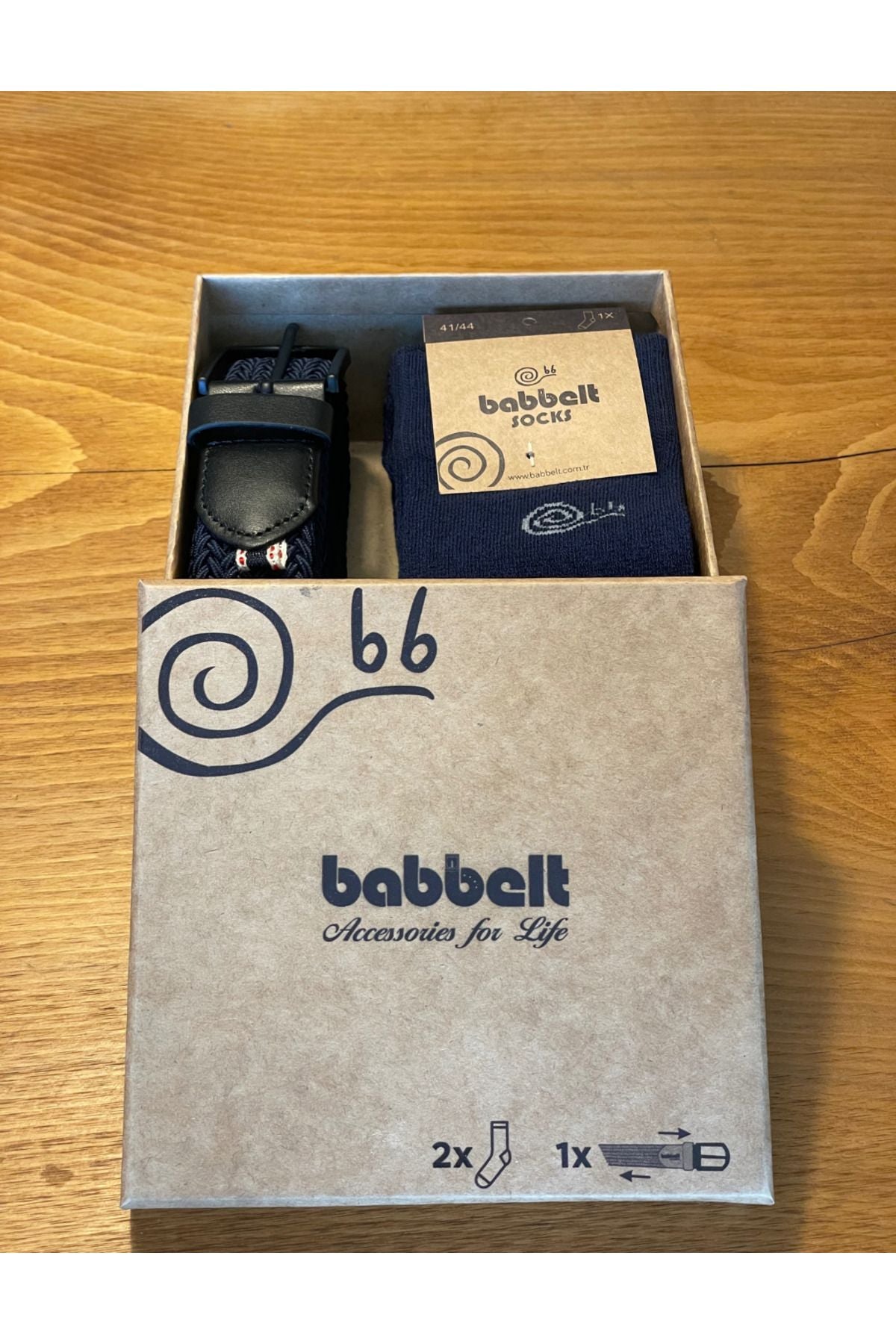 Bunter Geschenkbox-Gürtel und Socken