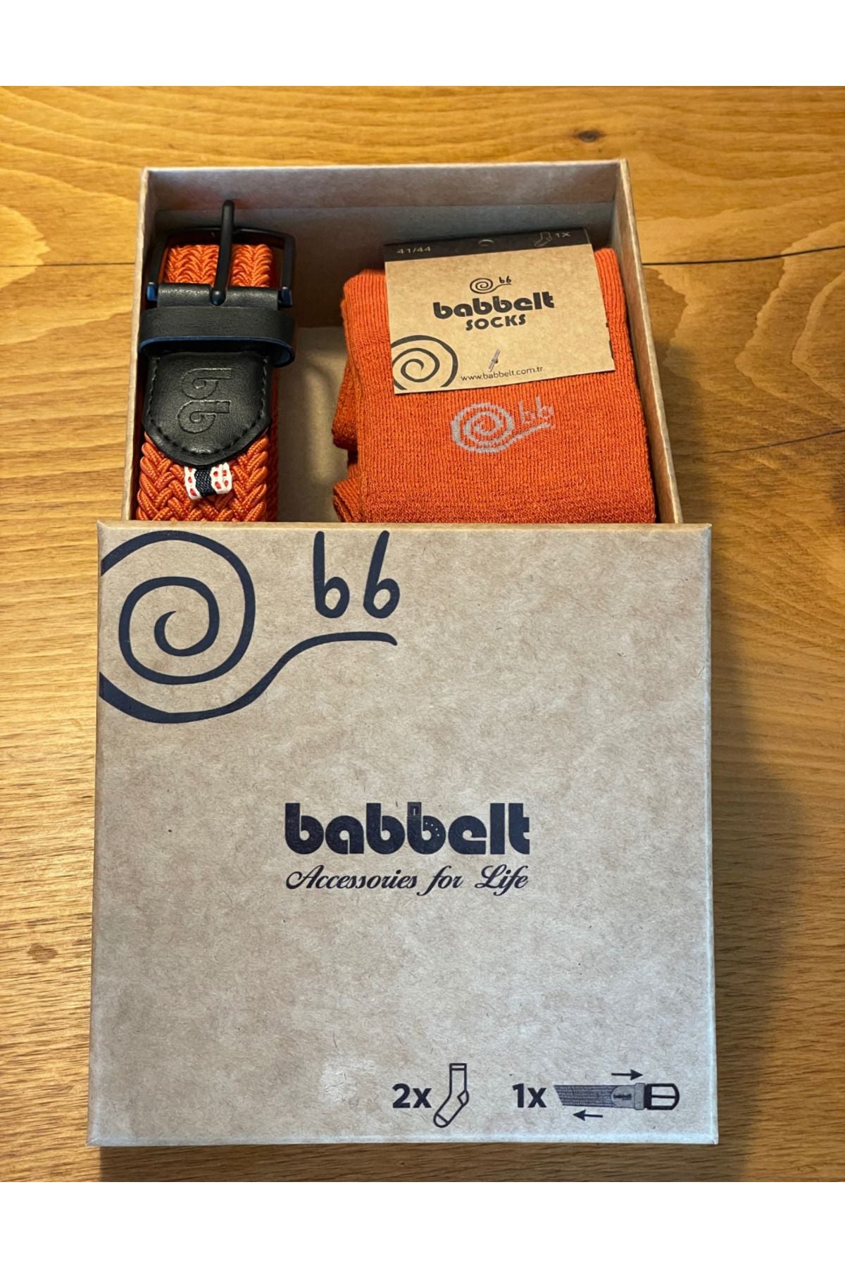 Bunter Geschenkbox-Gürtel und Socken