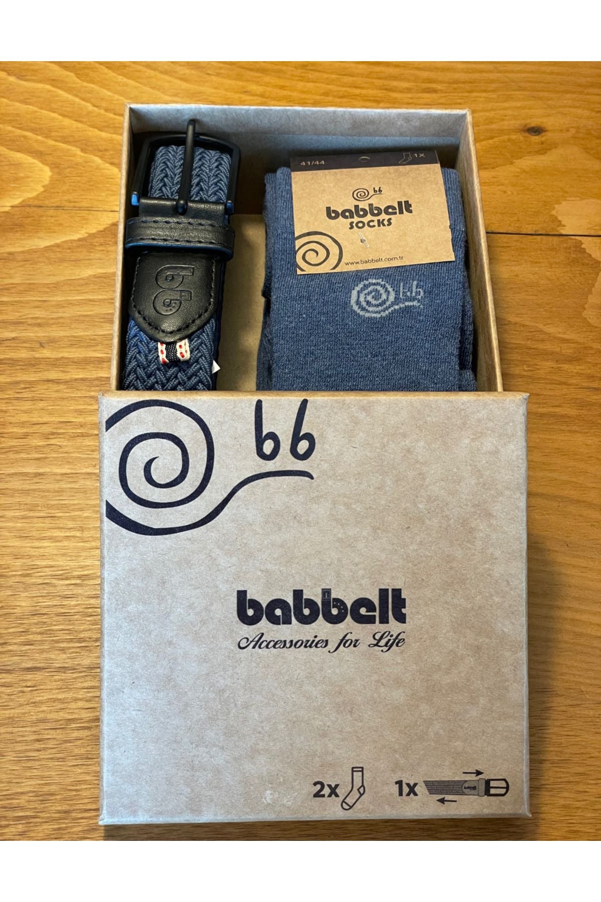 Bunter Geschenkbox-Gürtel und Socken