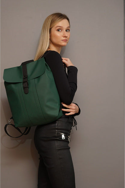 Dunkelgrüner Rucksack Hyäne