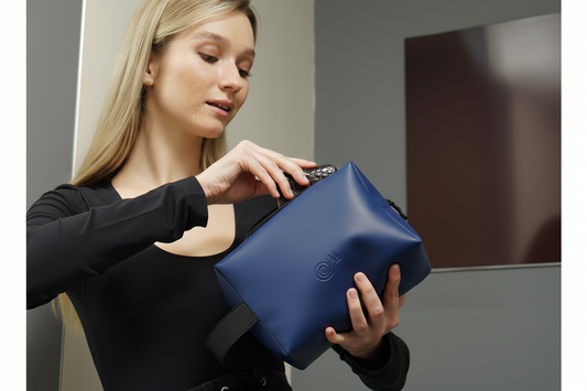 Saks Mavi Bakım Çantası Tukan